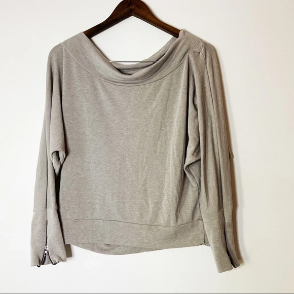 Beige Batwing Slouchy Minimal Sweater Boatneck Relaxed Oversized Size Small - Picture 10 of 10